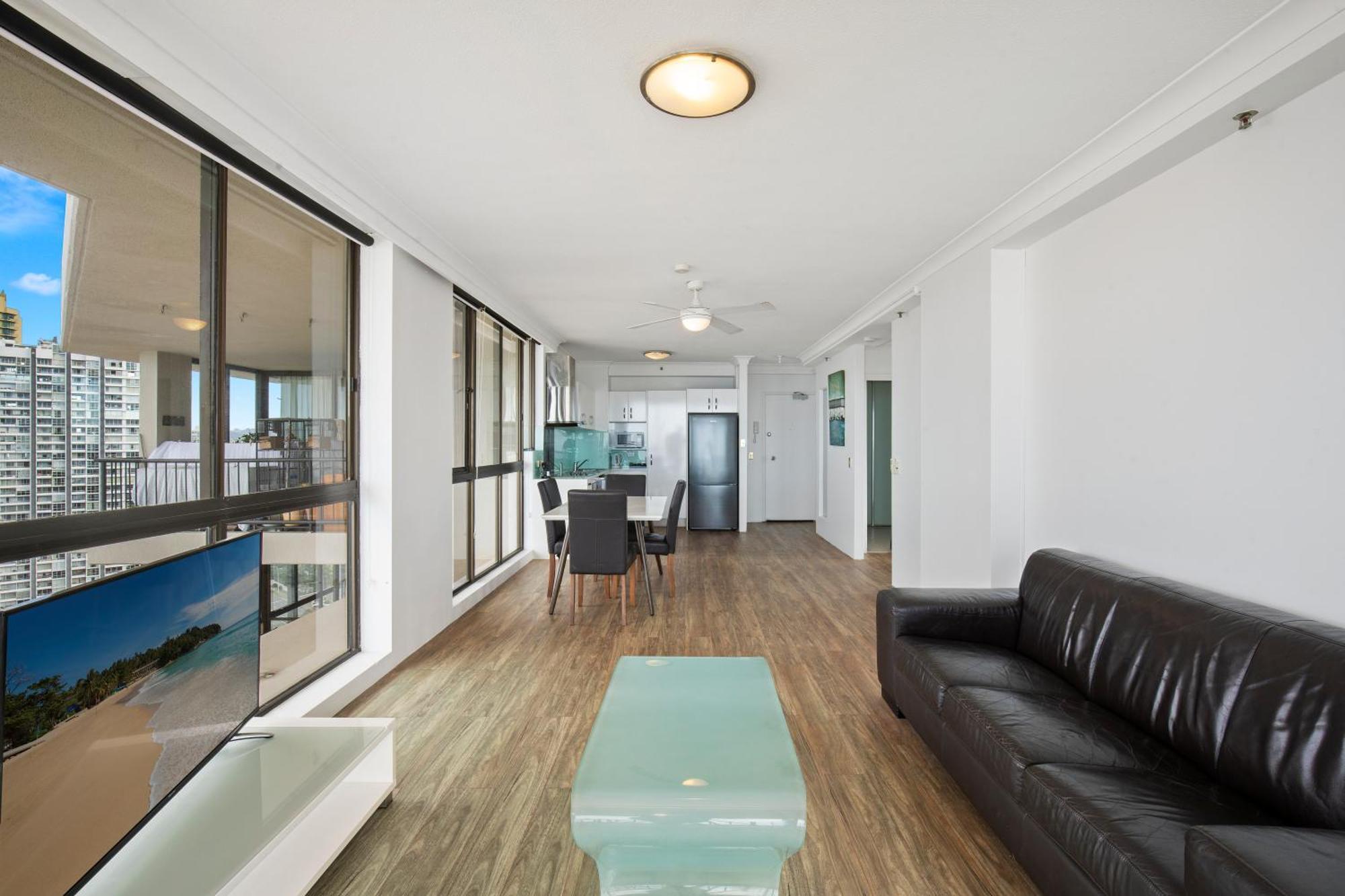 Capricorn One Beachside Holiday Apartments - Official โกลด์โคสต์ ภายนอก รูปภาพ
