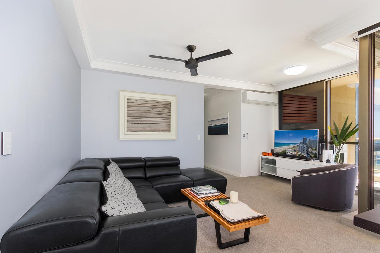 Capricorn One Beachside Holiday Apartments - Official โกลด์โคสต์ ภายนอก รูปภาพ