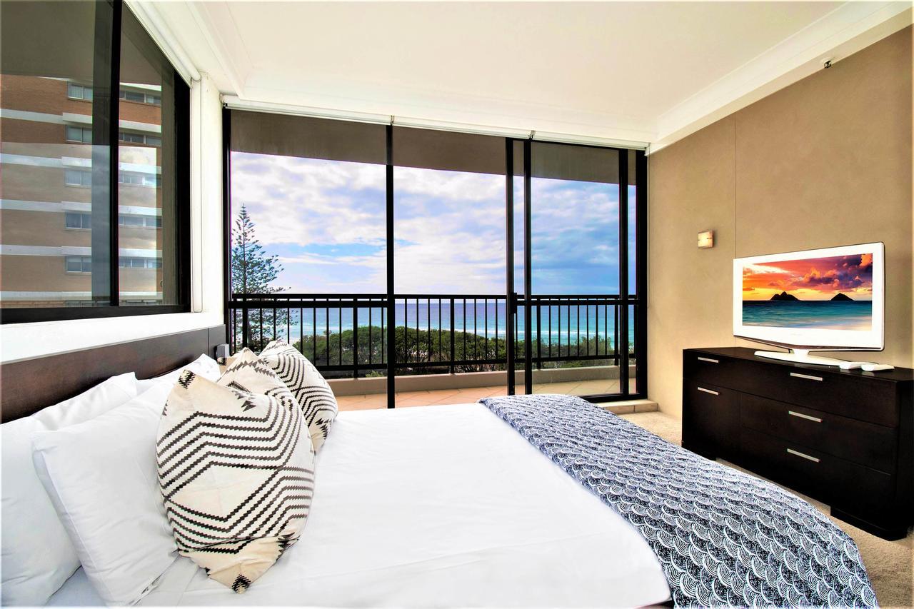 Capricorn One Beachside Holiday Apartments - Official โกลด์โคสต์ ภายนอก รูปภาพ