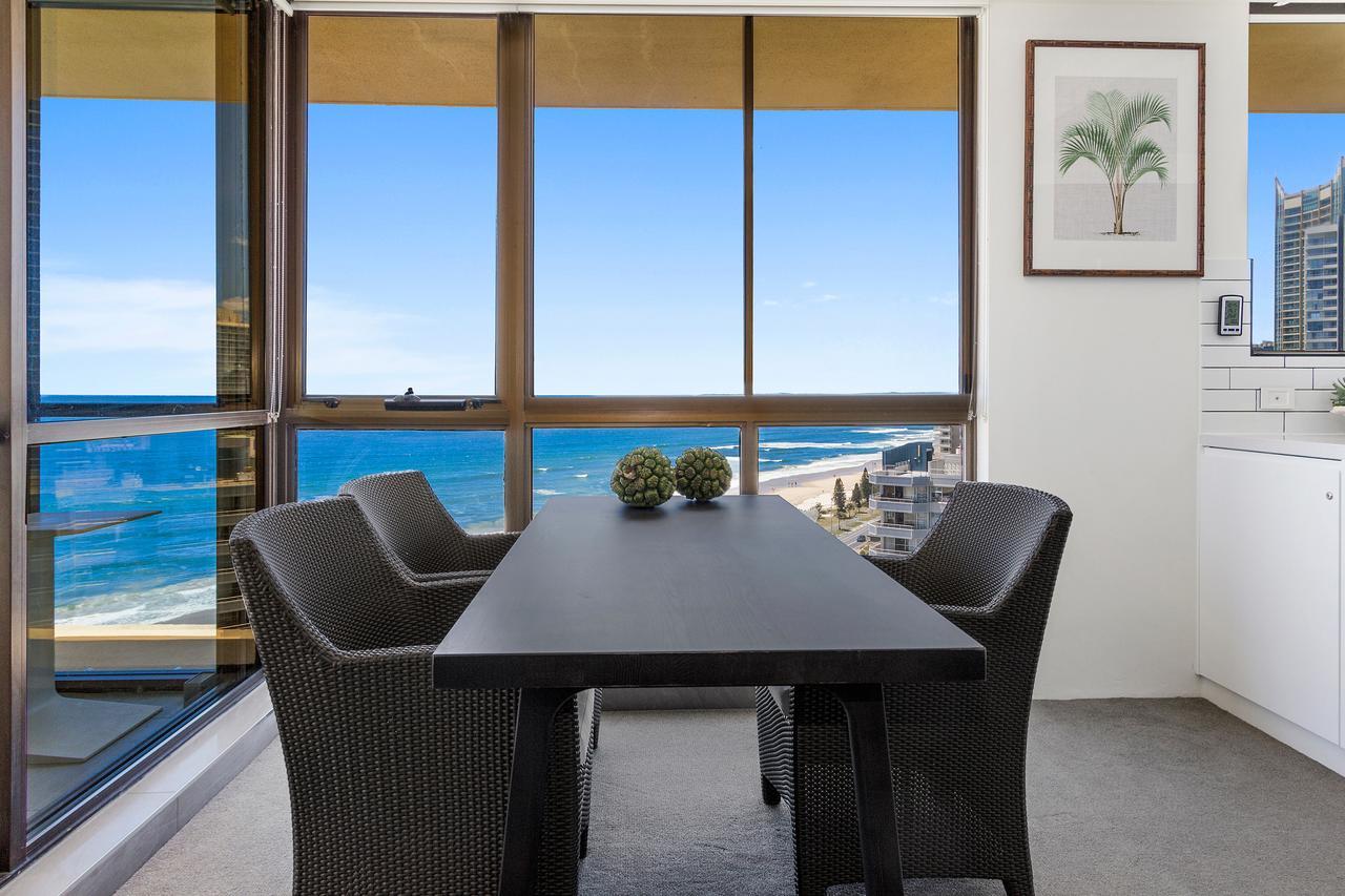 Capricorn One Beachside Holiday Apartments - Official โกลด์โคสต์ ภายนอก รูปภาพ