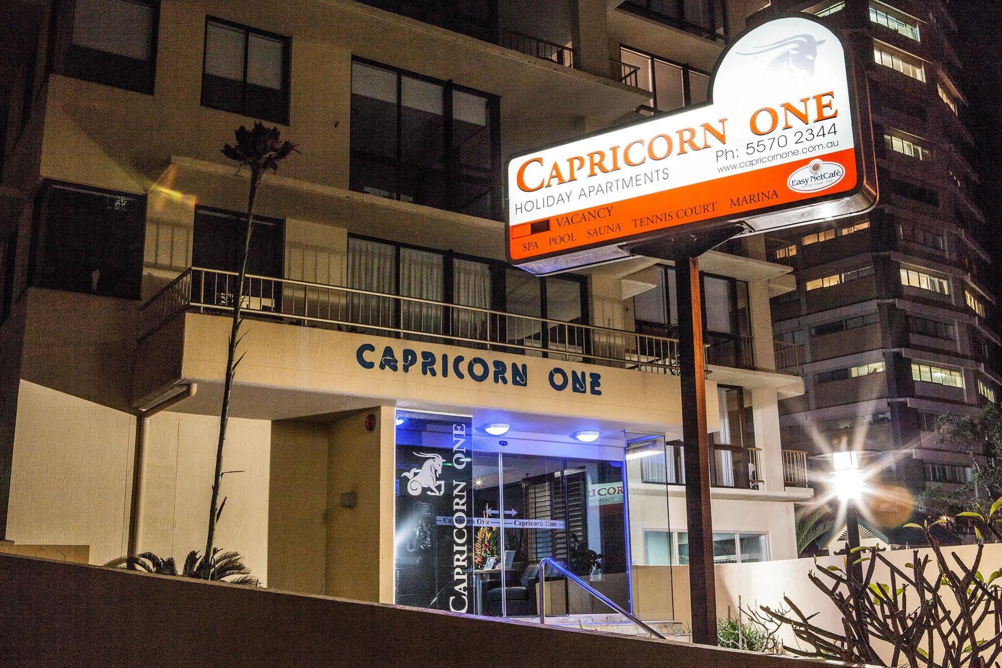 Capricorn One Beachside Holiday Apartments - Official โกลด์โคสต์ ภายนอก รูปภาพ