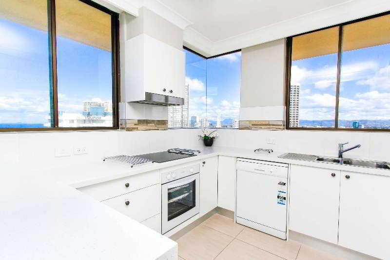 Capricorn One Beachside Holiday Apartments - Official โกลด์โคสต์ ภายนอก รูปภาพ