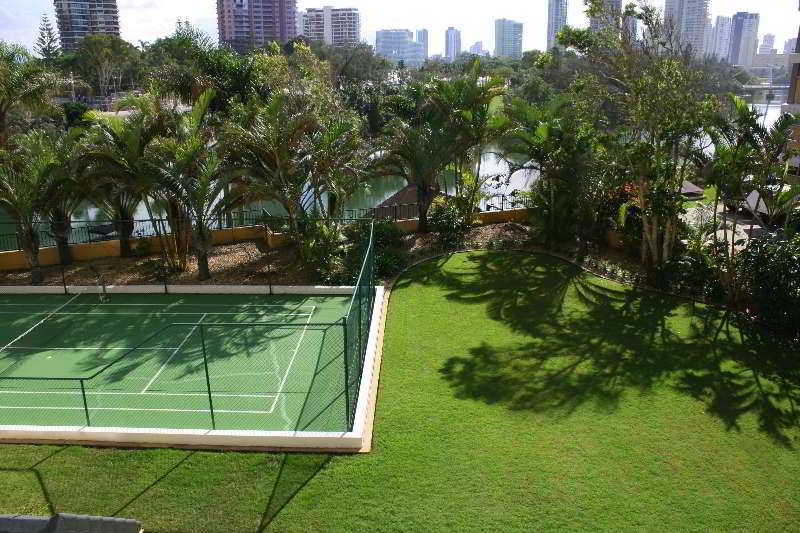 Capricorn One Beachside Holiday Apartments - Official โกลด์โคสต์ ภายนอก รูปภาพ